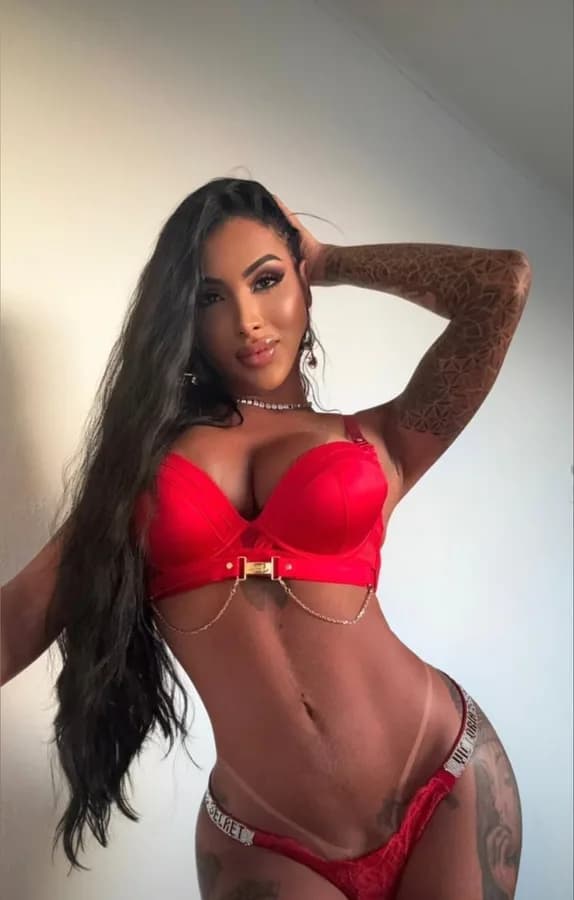 Caroline Muniz👑