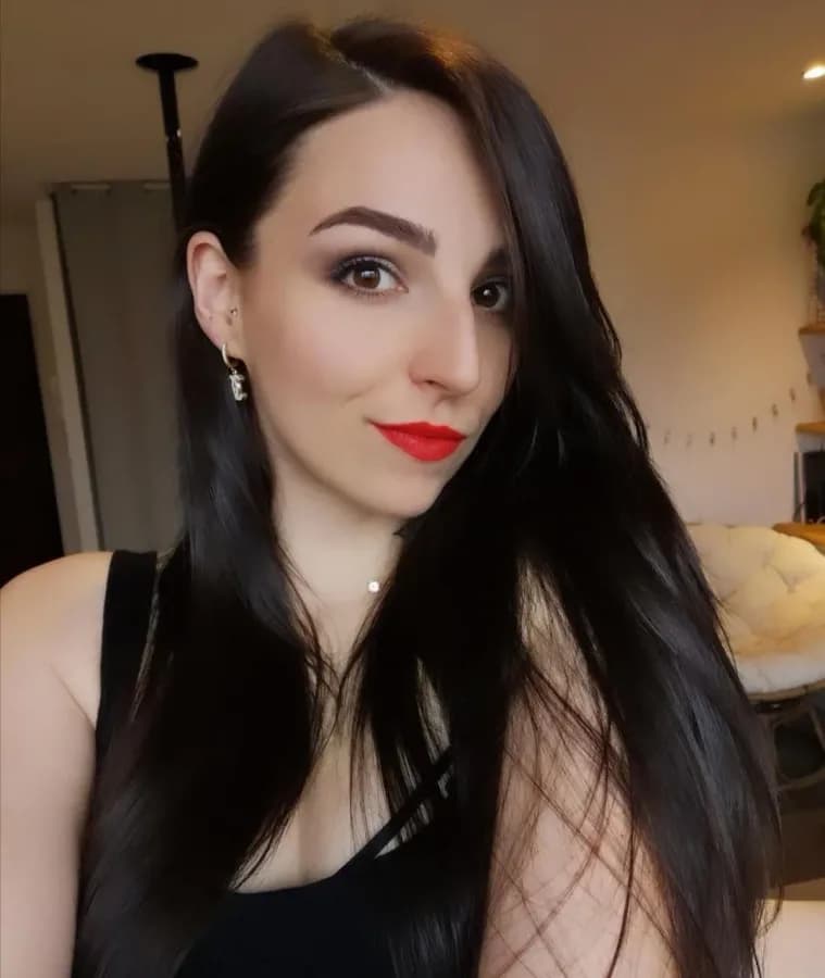 Kiara_strip