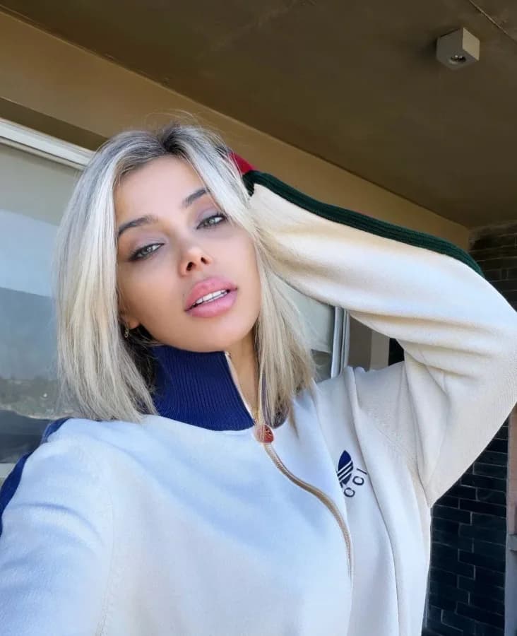Petite_cynthia