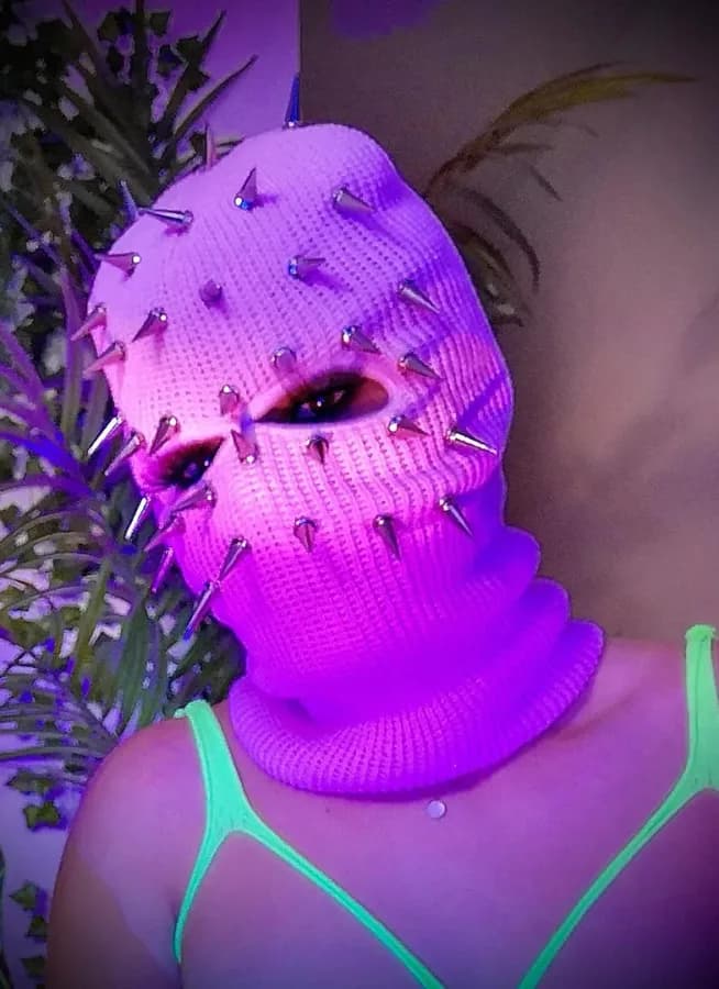 Stoneusebadgirl2