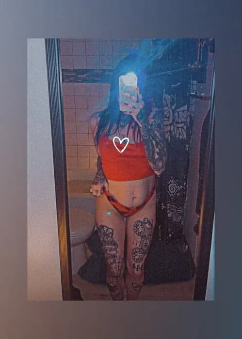 Tattedgothgirll