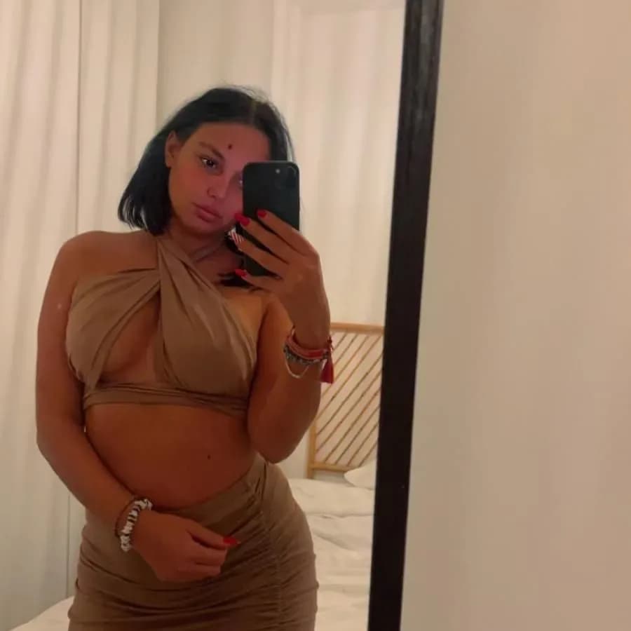 Brunettesamira